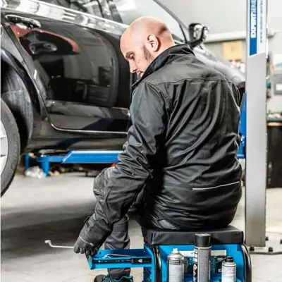 Стул для мастерской с 3 ящиками